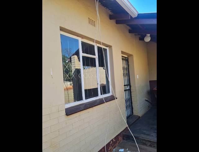 7 BEDROOM HOUSE FOR SALE IN WESTONARIA